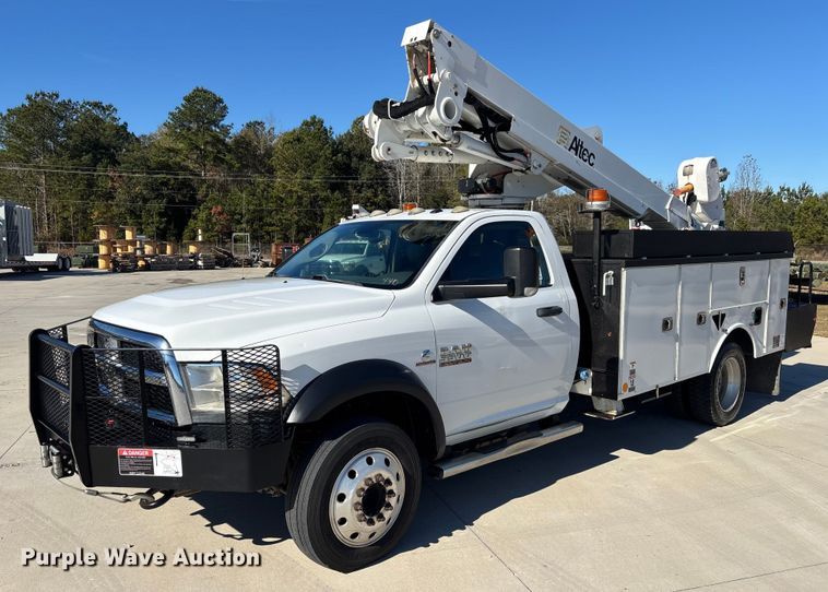 2016 RAM 5500HD bucket truck - DU0320