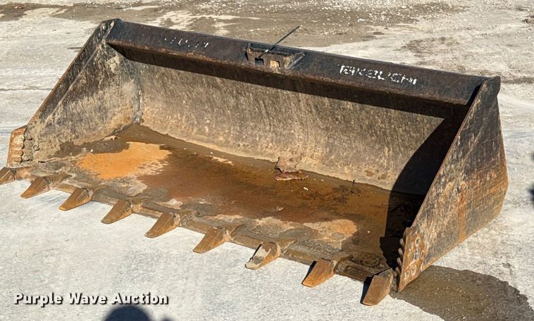 84" W skid steer bucket - EC4548
