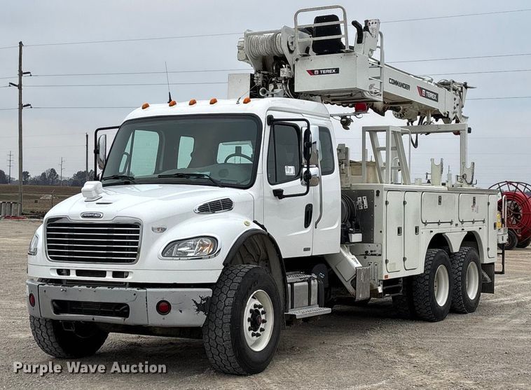 2012 Freightliner Business Class M2 digger derrick truck - ED2432