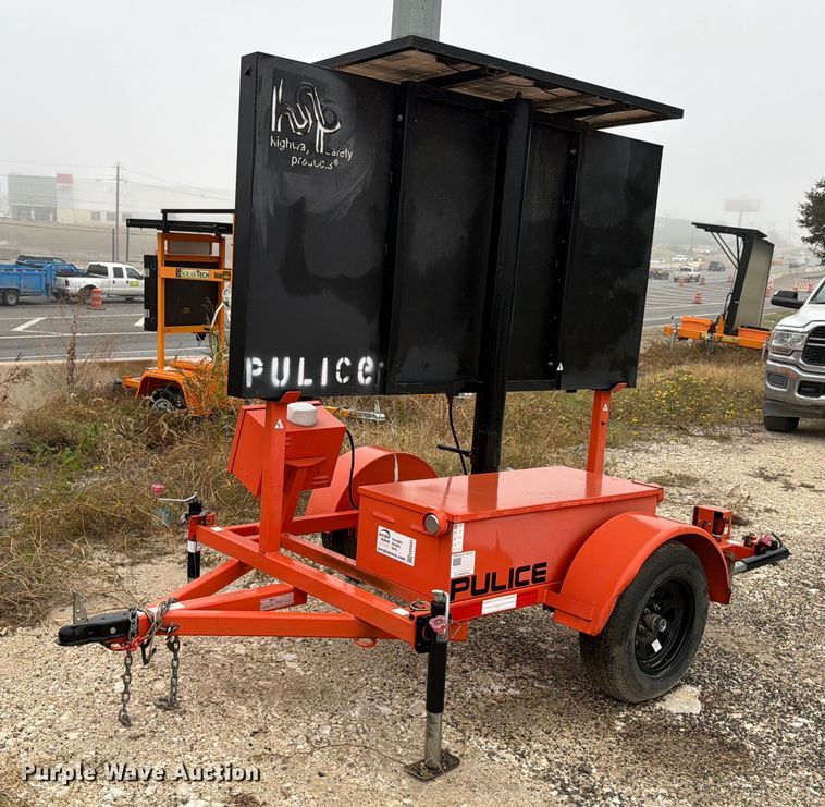 2017 Hi-Way Safety message board trailer - ED5041