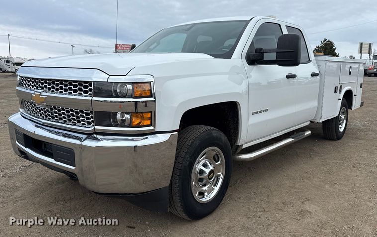 2019 Chevrolet 2500 HD Double Cab utility bed pickup truck - EG1819