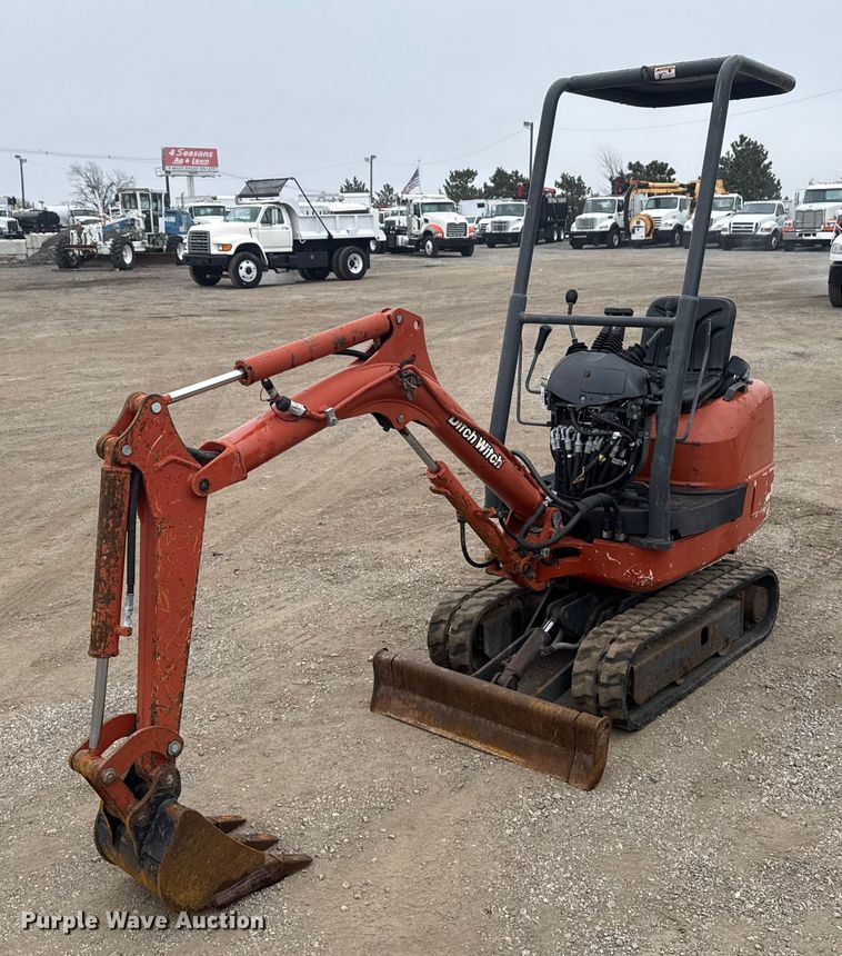 2003 Ditch Witch MX9 mini excavator - EG1829