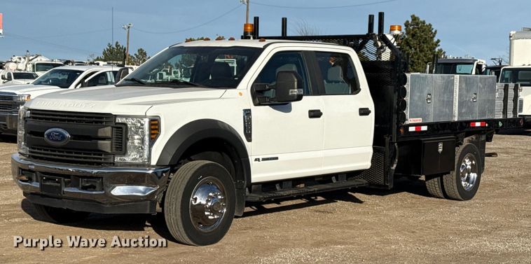 2018 Ford F550 Super Duty XL Crew Cab flatbed truck - EG1861