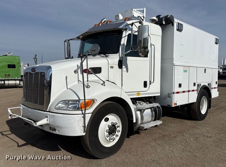 2018 Peterbilt 337 utility / service truck - EG1872
