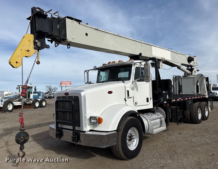 2012 Peterbilt 367 crane truck - EG1907