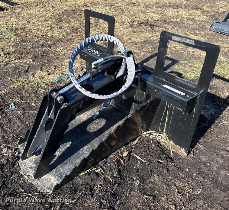 Skid steer stump bucket - EN0140