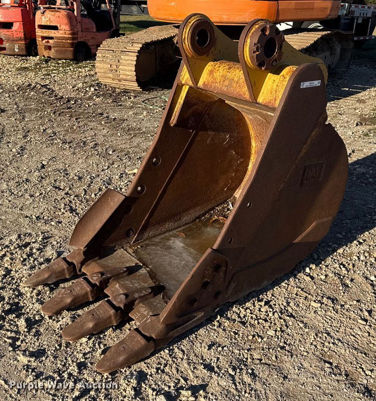 Caterpillar 36" W excavator bucket - EN0794
