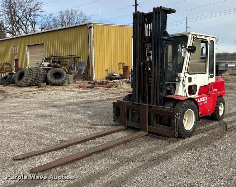 Caterpillar DPL40 forklift - ER0352