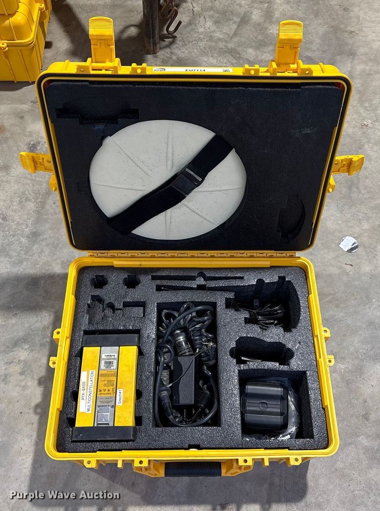 Trimble surveying equipment - EU7114