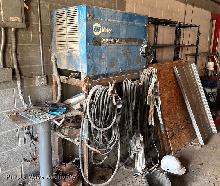 Miller Deltaweld 451 welder - FG1659