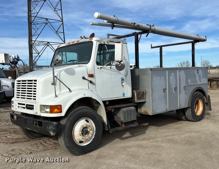 2003 International 8100 utility / service truck - FG1668