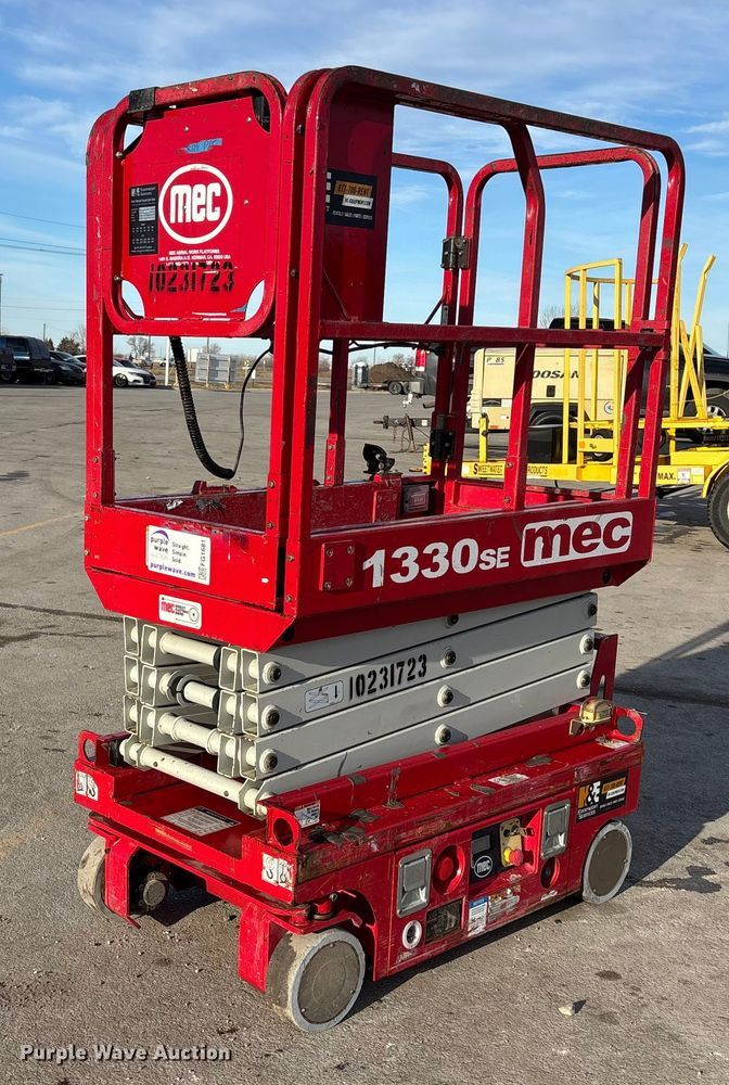2018 MEC 1330SE scissor lift - FG1681