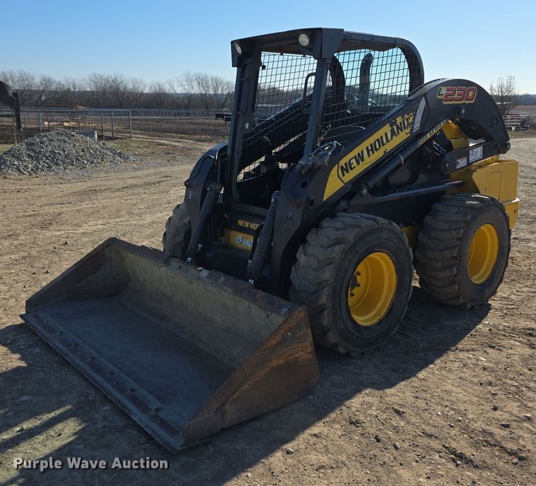 New Holland L230 200 series skid steer loader - FI0688