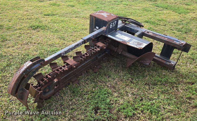 Bradco 617 skid steer trencher - DU2584