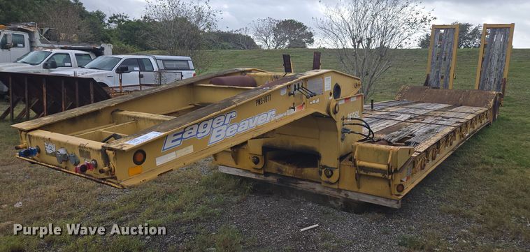 2007 Eager Beaver lowboy equipment trailer - DU2587