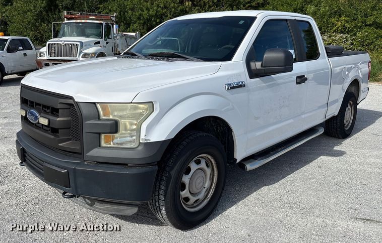 2015 Ford F150 XL pickup truck - DU2631