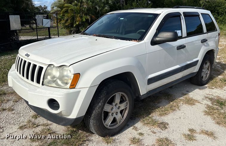 2005 Jeep Grand Cherokee SUV - DU2635