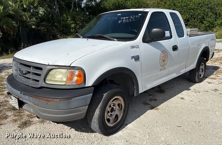 2003 Ford F150 XL Ext. Cab pickup truck - DU2637