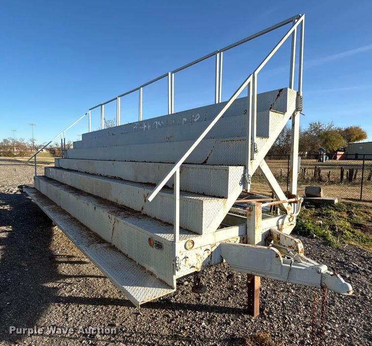 Portable bleacher - DW5226