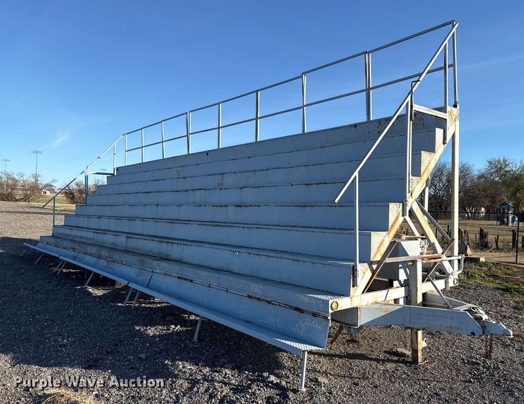 Portable bleacher - DW5227