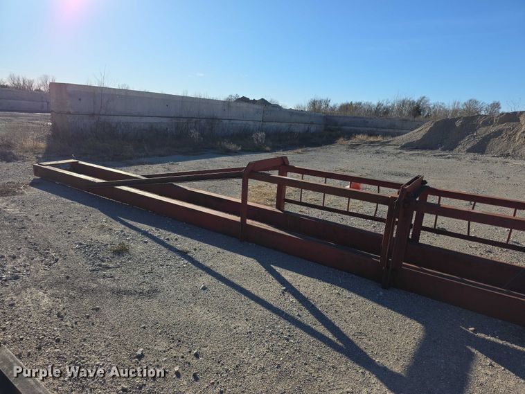 (4) crane piling frames - DZ3702