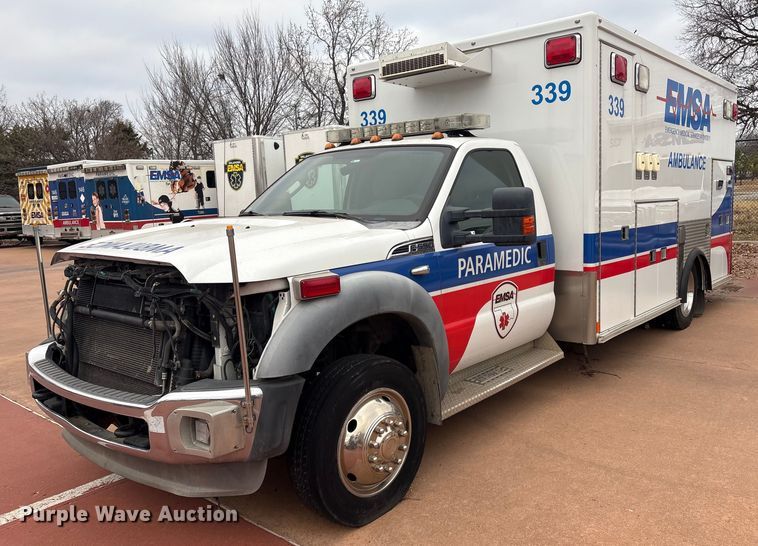 2011 Ford F550 Super Duty XLT ambulance - EG8320