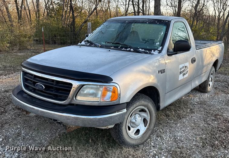 2002 Ford F150 pickup truck - EN0154