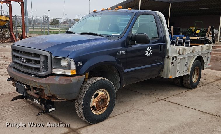 2004 Ford F350 Super Duty XL flatbed pickup truck - EO4890