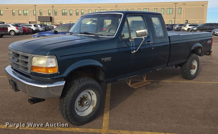1997 Ford F250 Ext. Cab pickup truck - ES2652