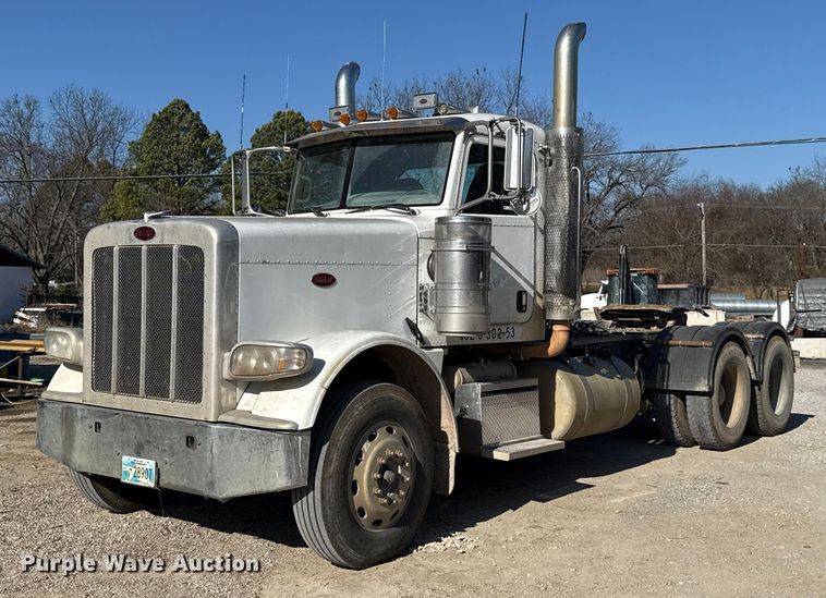 2012 Peterbilt 388 semi truck - ES5554