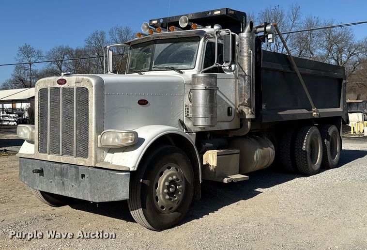 2013 Peterbilt 388 dump truck - ES5555