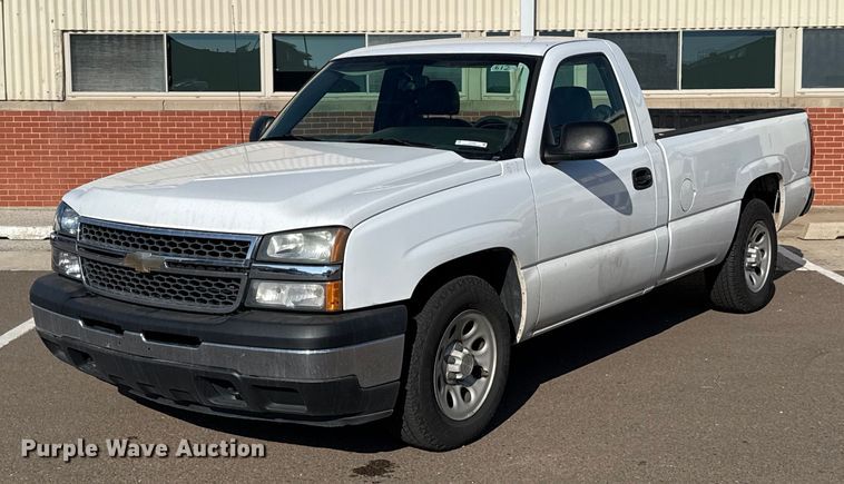 2006 Chevrolet Silverado 1500 pickup truck - ES5562