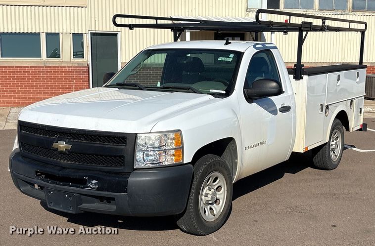 2009 Chevrolet Silverado 1500 utility bed pickup truck - ES5564