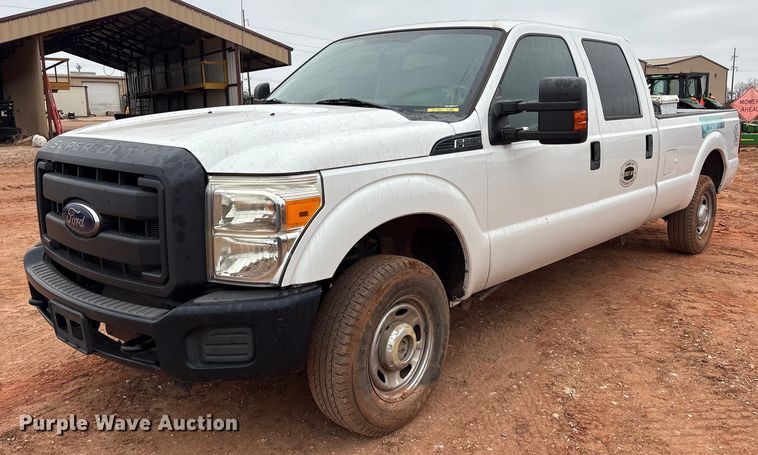 2013 Ford F250 Super Duty Crew Cab pickup truck - ET1007