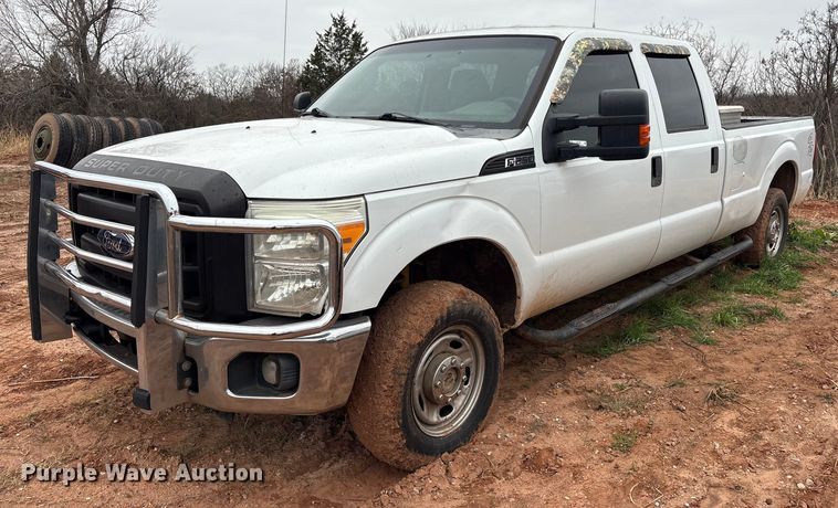 2011 Ford F250 Super Duty Crew Cab pickup truck - ET1008