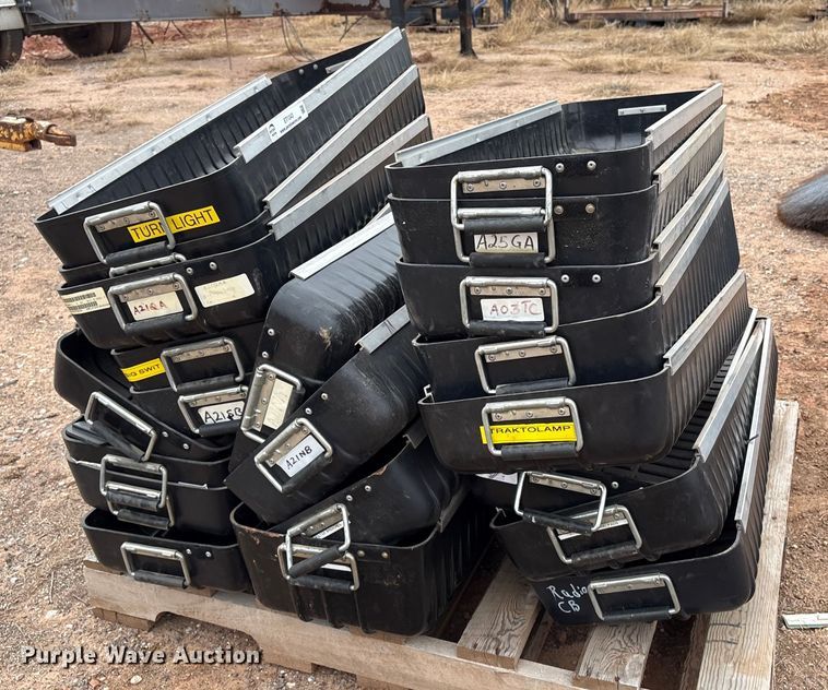 Approximately 21 trays - ET1043