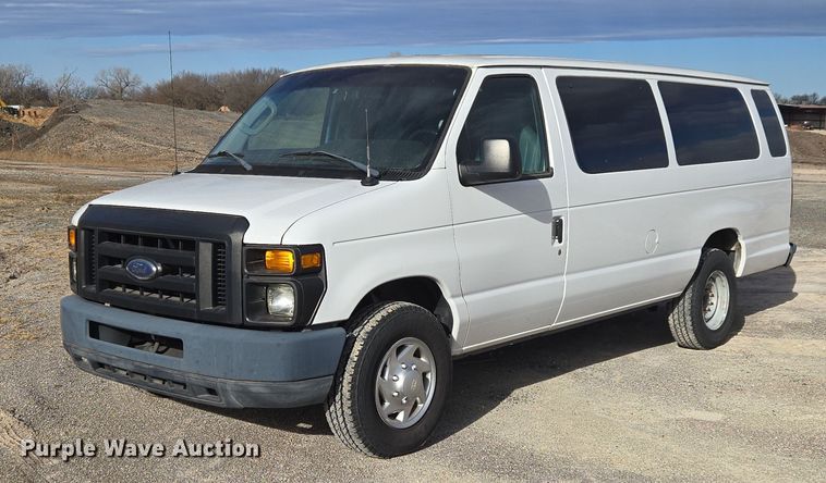 2012 Ford E350 van - ET1070