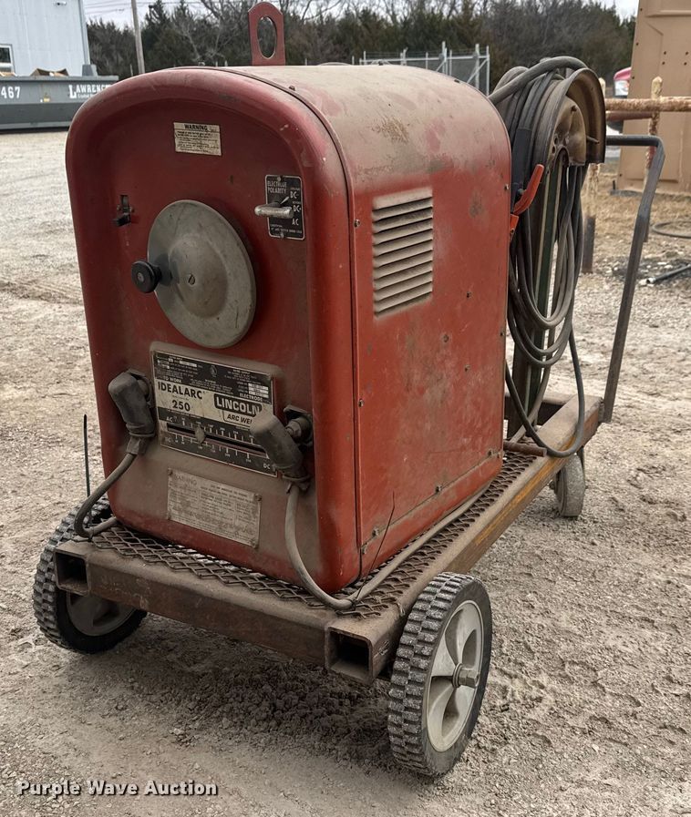 Lincoln 250-250 welder - ET4061
