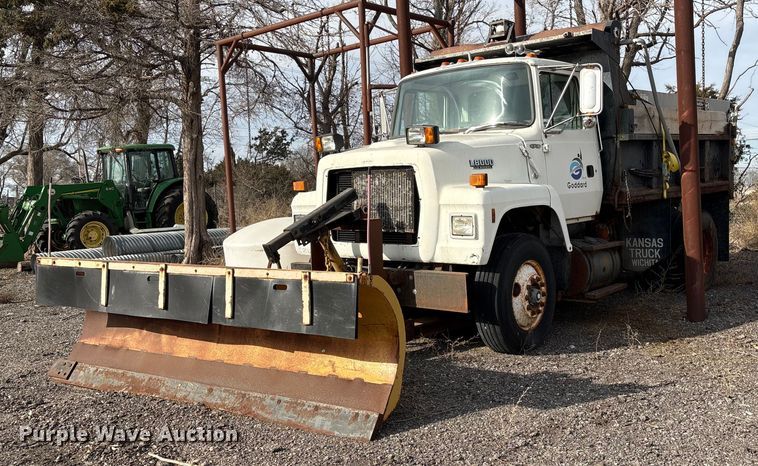 1992 Ford L8000 dump truck - ET4081