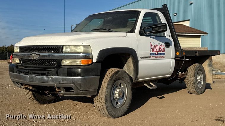 2002 Chevrolet Silverado 2500HD flatbed pickup truck - ET4082