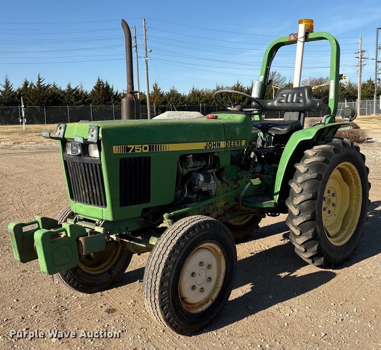 John Deere 750 MFWD tractor - ET4087