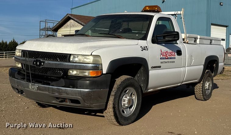 2002 Chevrolet Silverado 2500HD pickup truck - ET4089