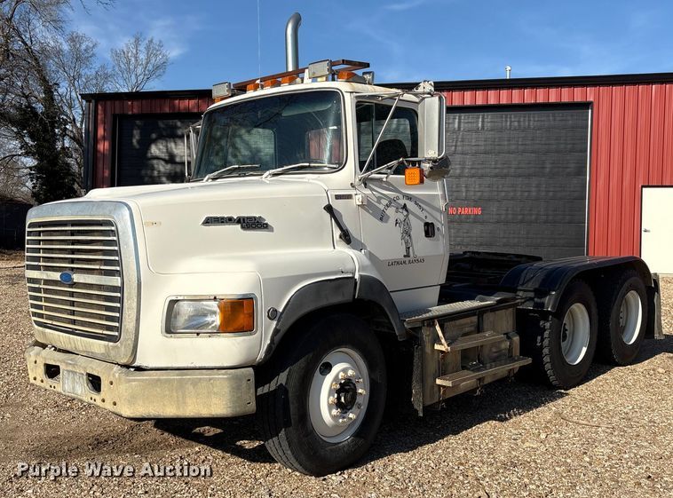 1993 Ford LTA9000 semi truck - ET4098