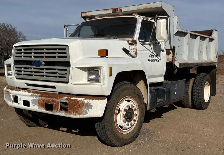 1992 Ford F700 dump truck - ET4119