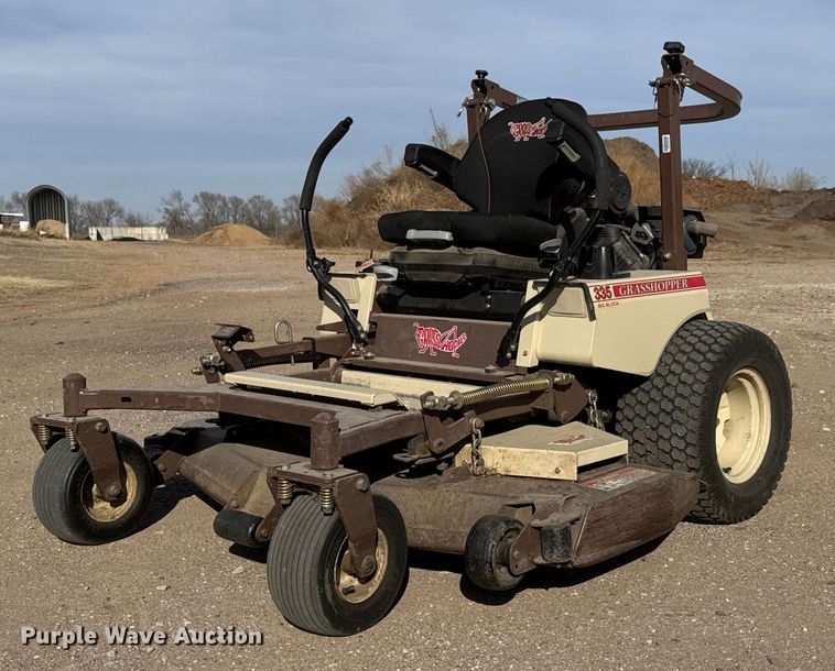 2019 Grasshopper 335 Big Block ZTR lawn mower - ET4120