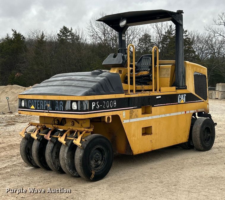 2002 Caterpillar PS-200B pneumatic roller - ET6808
