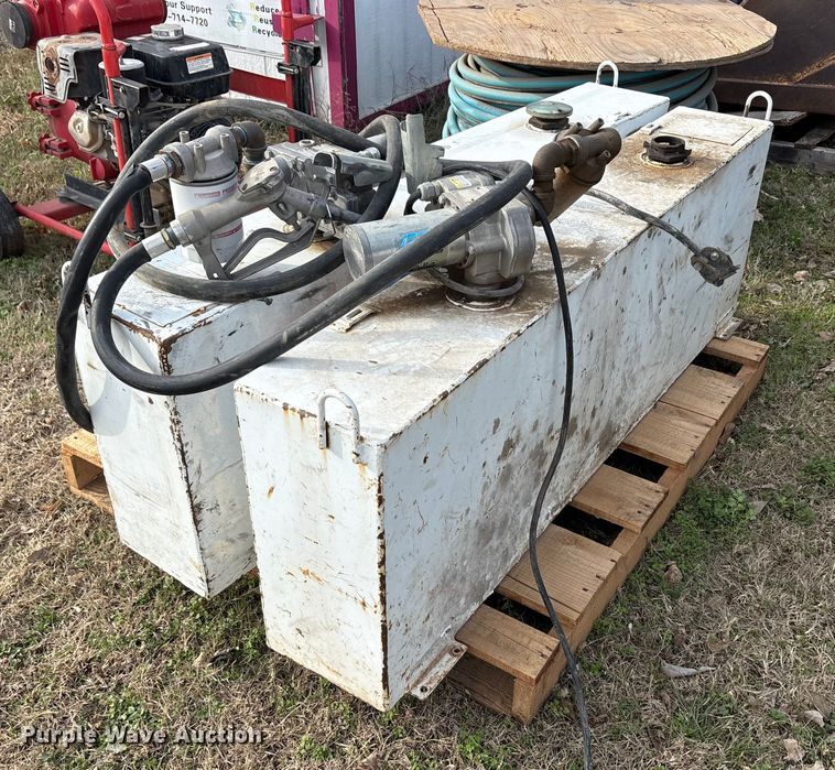 (3) fuel tanks - EU0153