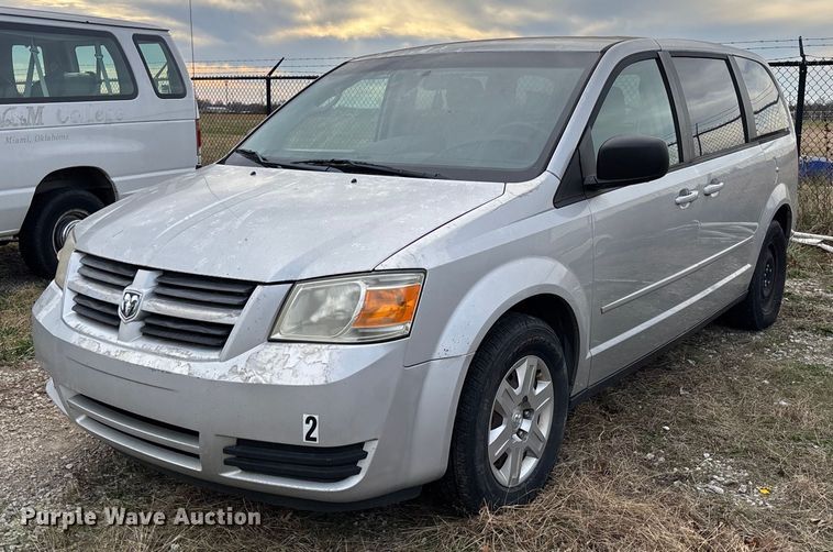 2010 Dodge Grand Caravan van - EV3494