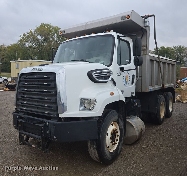 2014 Freightliner 108SD dump truck - EV5429