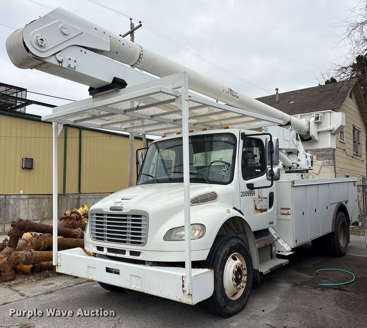 2009 Freightliner Business Class M2 bucket truck - FB8500